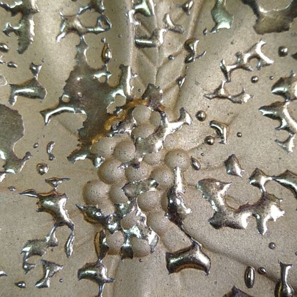 Vintage Elegant Weeping Bright Gold Leaf 22Kt Candy/Trinket Dish - Picture 5 of 5